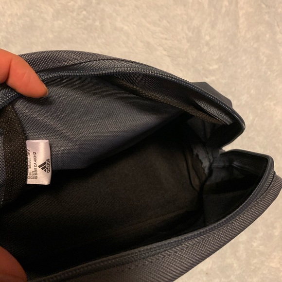 5/$20 - NWOT Adidas travel cosmetic bag - Picture 4 of 6